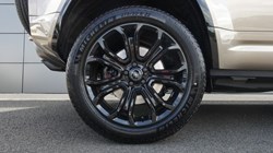 2026 (26) LAND ROVER DEFENDER 4.4 P635 Octa 110 5dr Auto 5204006