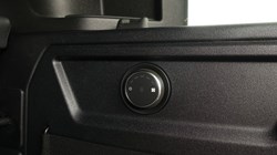 2026 (26) LAND ROVER DEFENDER 4.4 P635 Octa 110 5dr Auto 5204013