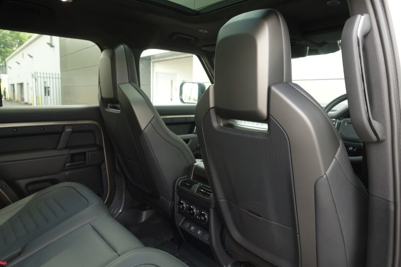 2026 (26) LAND ROVER DEFENDER 4.4 P635 Octa 110 5dr Auto 5204049