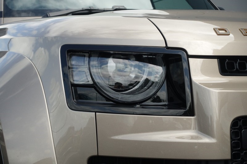 2026 (26) LAND ROVER DEFENDER 4.4 P635 Octa 110 5dr Auto 5203996