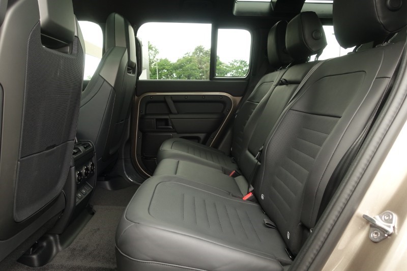 2026 (26) LAND ROVER DEFENDER 4.4 P635 Octa 110 5dr Auto 5203983