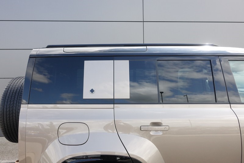 2026 (26) LAND ROVER DEFENDER 4.4 P635 Octa 110 5dr Auto 5204005