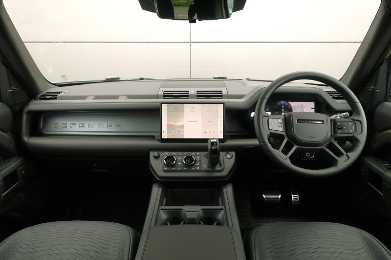 2026 (26) LAND ROVER DEFENDER 4.4 P635 Octa 110 5dr Auto 5203988