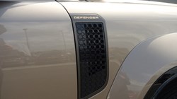 2026 (26) LAND ROVER DEFENDER 4.4 P635 Octa 110 5dr Auto 5203999