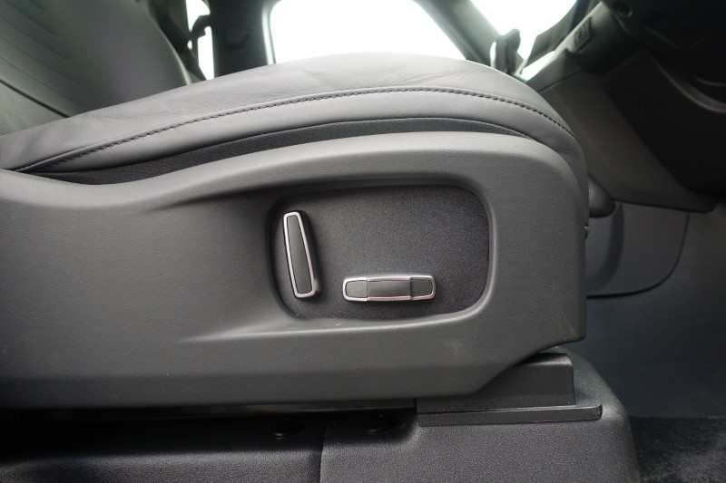 2026 (26) LAND ROVER DEFENDER 4.4 P635 Octa 110 5dr Auto 5204043