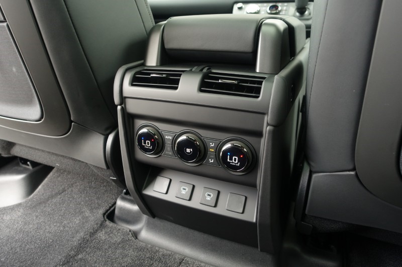 2026 (26) LAND ROVER DEFENDER 4.4 P635 Octa 110 5dr Auto 5203997