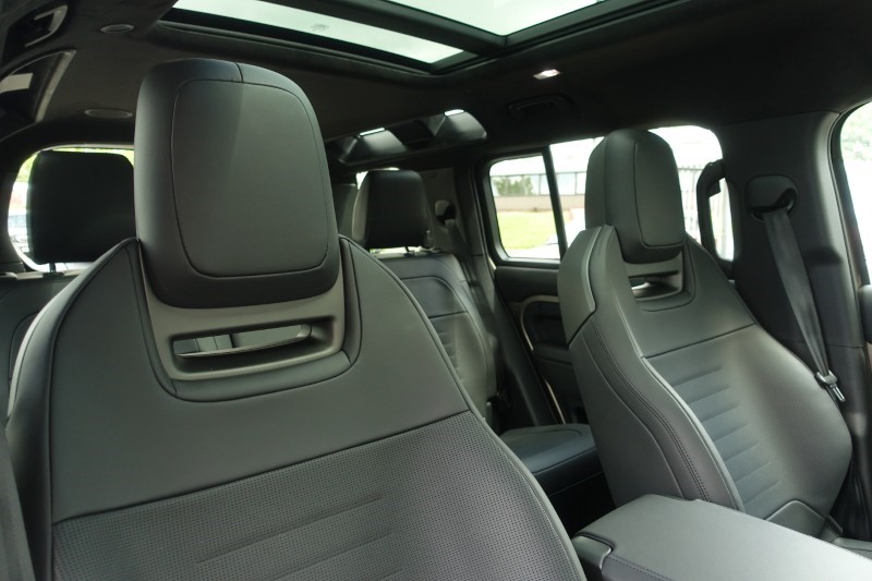 2026 (26) LAND ROVER DEFENDER 4.4 P635 Octa 110 5dr Auto 5204041