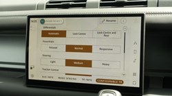 2026 (26) LAND ROVER DEFENDER 4.4 P635 Octa 110 5dr Auto 5204035