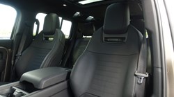 2026 (26) LAND ROVER DEFENDER 4.4 P635 Octa 110 5dr Auto 5204057