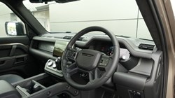 2026 (26) LAND ROVER DEFENDER 4.4 P635 Octa 110 5dr Auto 5204040