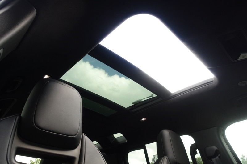 2026 (26) LAND ROVER DEFENDER 4.4 P635 Octa 110 5dr Auto 5204042