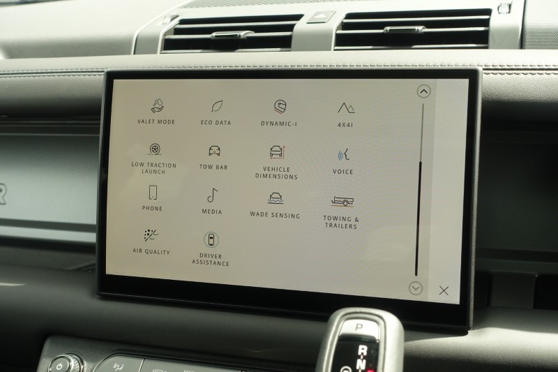 2026 (26) LAND ROVER DEFENDER 4.4 P635 Octa 110 5dr Auto 5204033