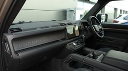 2026 (26) LAND ROVER DEFENDER 4.4 P635 Octa 110 5dr Auto 5204056