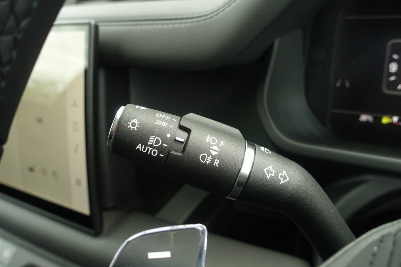 2026 (26) LAND ROVER DEFENDER 4.4 P635 Octa 110 5dr Auto 5204021