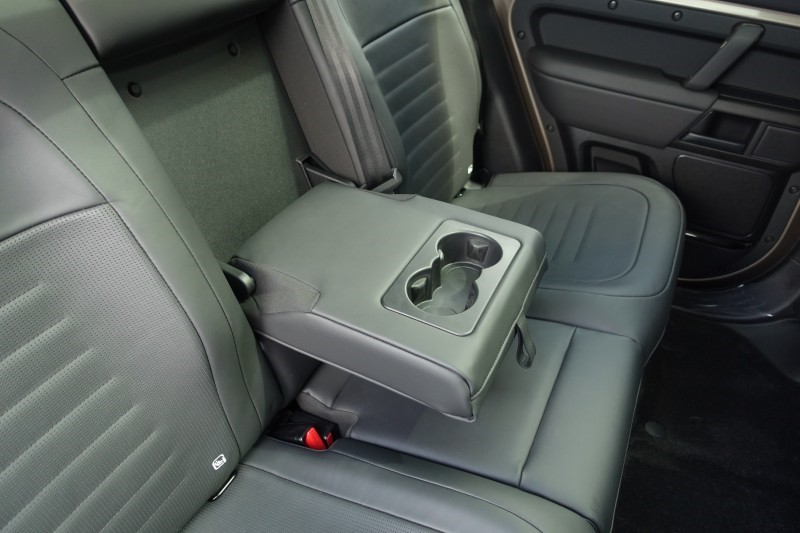 2026 (26) LAND ROVER DEFENDER 4.4 P635 Octa 110 5dr Auto 5204051