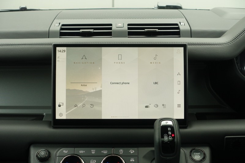 2026 (26) LAND ROVER DEFENDER 4.4 P635 Octa 110 5dr Auto 5203993