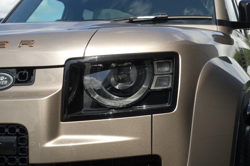 2026 (26) LAND ROVER DEFENDER 4.4 P635 Octa 110 5dr Auto 5204012