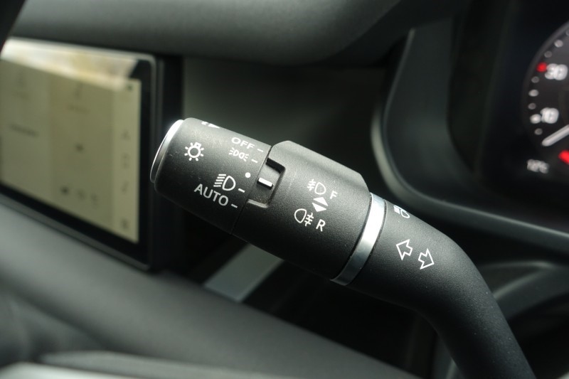 2023 (23) LAND ROVER DEFENDER 3.0 D300 SE 110 5dr Auto 5323117