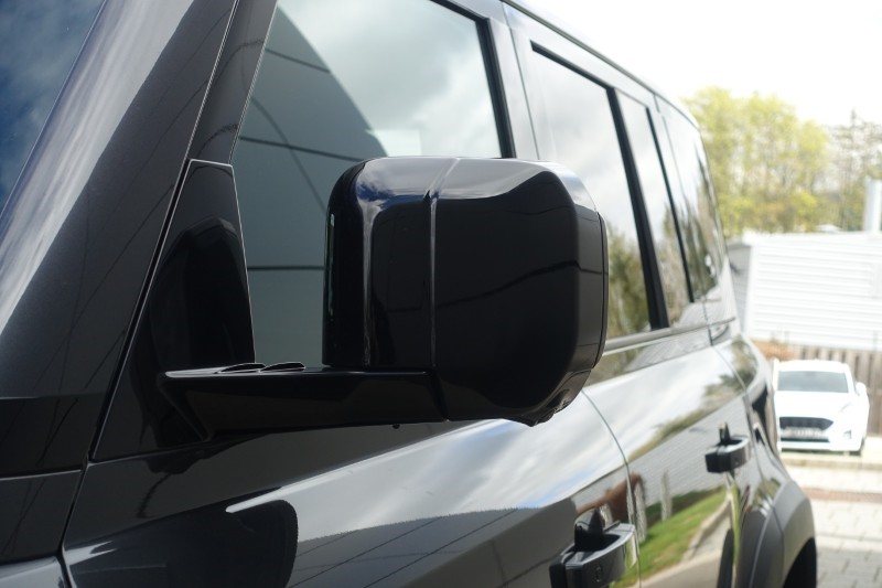 2023 (23) LAND ROVER DEFENDER 3.0 D300 SE 110 5dr Auto 5323110