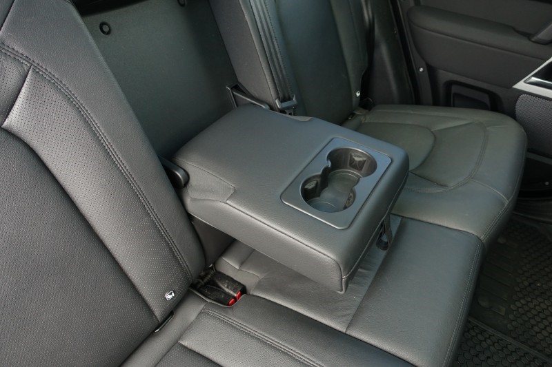 2023 (23) LAND ROVER DEFENDER 3.0 D300 SE 110 5dr Auto 5323136