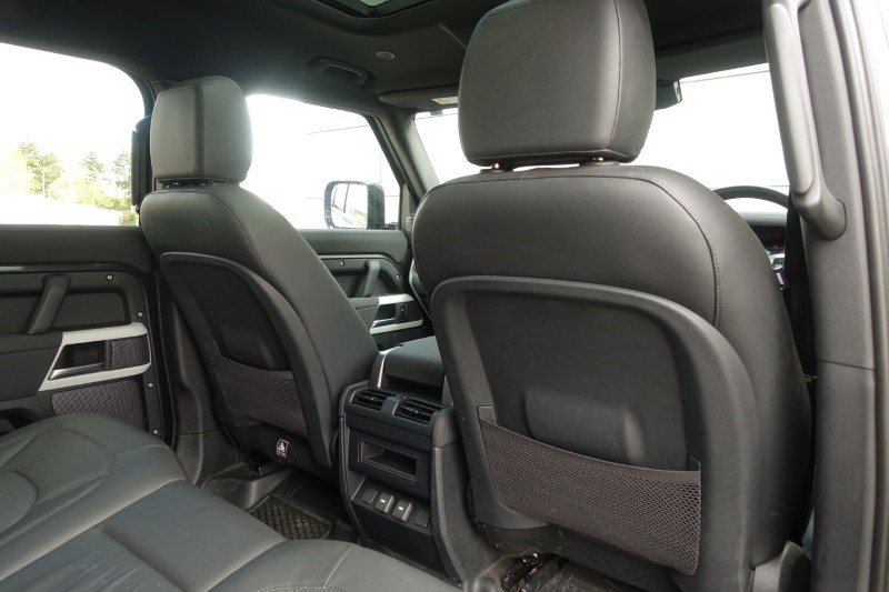 2023 (23) LAND ROVER DEFENDER 3.0 D300 SE 110 5dr Auto 5323134