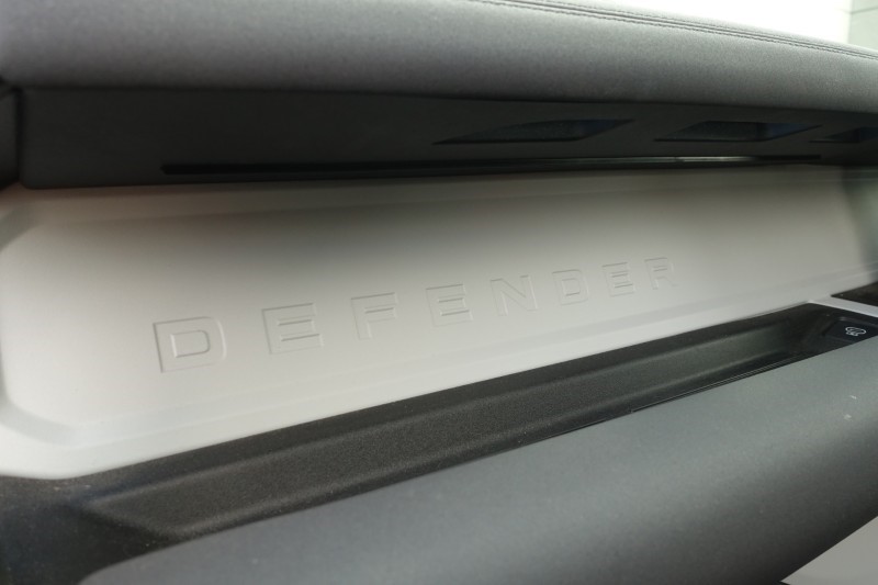 2023 (23) LAND ROVER DEFENDER 3.0 D300 SE 110 5dr Auto 5323141