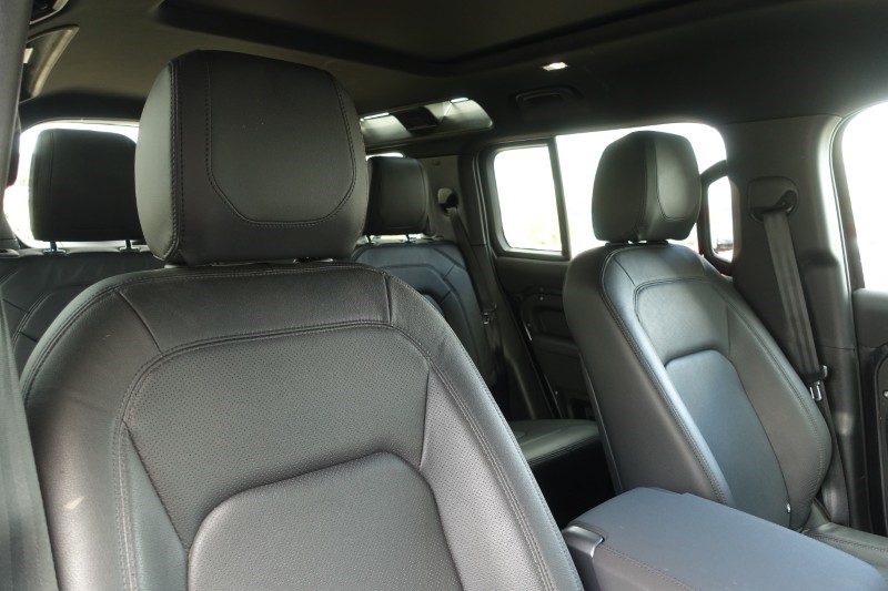 2023 (23) LAND ROVER DEFENDER 3.0 D300 SE 110 5dr Auto 5323126