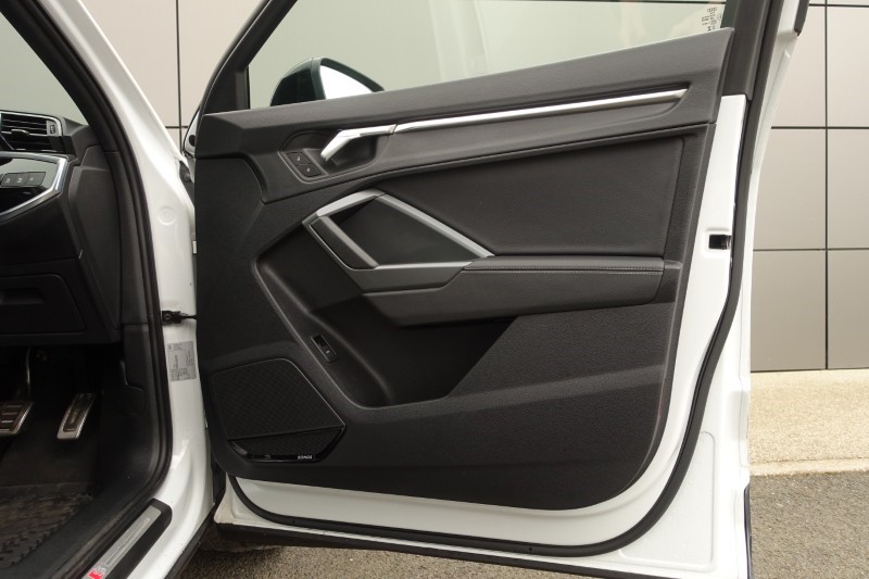 2024 (24) AUDI Q3 35 TFSI Black Edition 5dr S Tronic [20" Alloy] 5240964