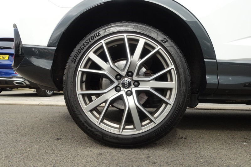 2024 (24) AUDI Q3 35 TFSI Black Edition 5dr S Tronic [20" Alloy] 5240940