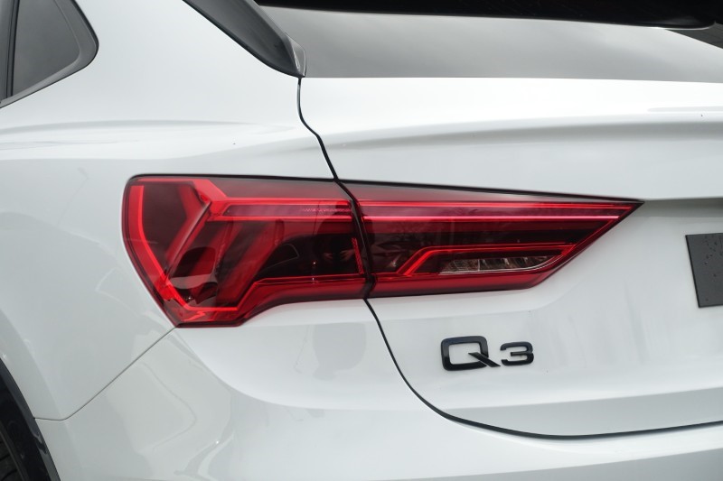 2024 (24) AUDI Q3 35 TFSI Black Edition 5dr S Tronic [20" Alloy] 5240935