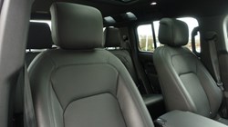 2025 (25) LAND ROVER DEFENDER 2.0 P300e X-Dynamic HSE 110 5dr Auto 5266879