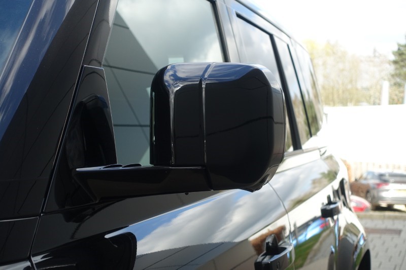 2025 (25) LAND ROVER DEFENDER 2.0 P300e X-Dynamic HSE 110 5dr Auto 5266862