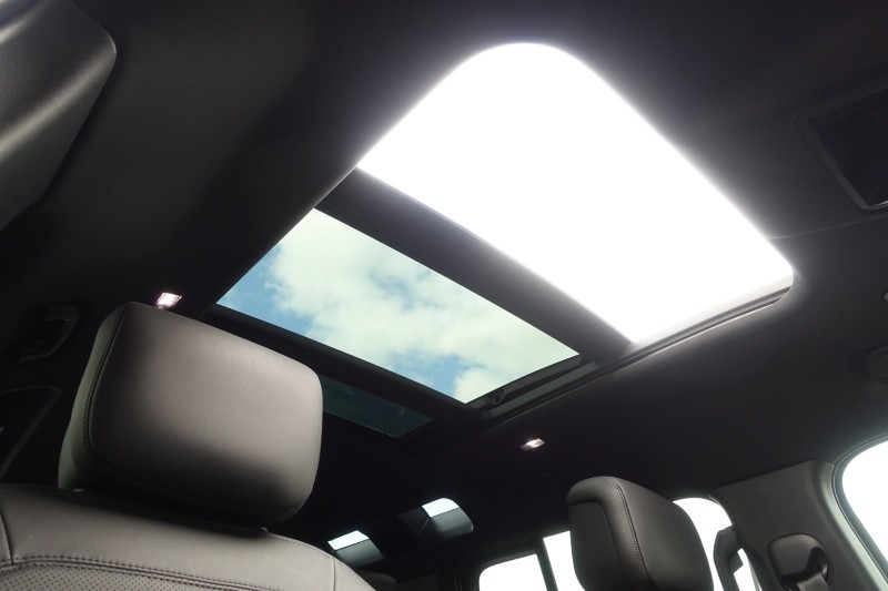 2025 (25) LAND ROVER DEFENDER 2.0 P300e X-Dynamic HSE 110 5dr Auto 5266881