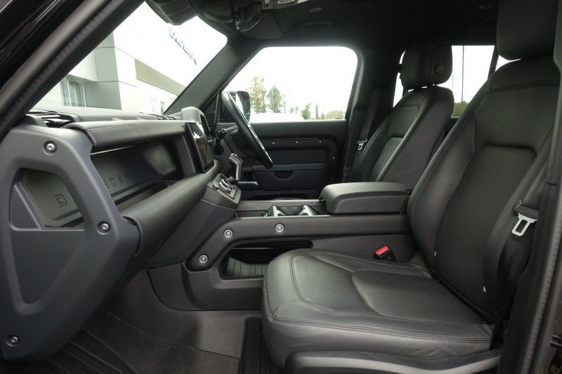 2025 (25) LAND ROVER DEFENDER 2.0 P300e X-Dynamic HSE 110 5dr Auto 5266830