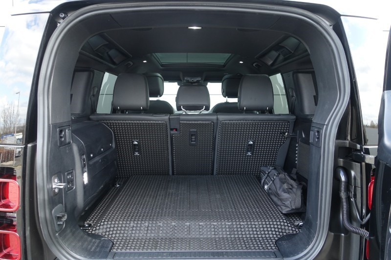 2025 (25) LAND ROVER DEFENDER 2.0 P300e X-Dynamic HSE 110 5dr Auto 5266837