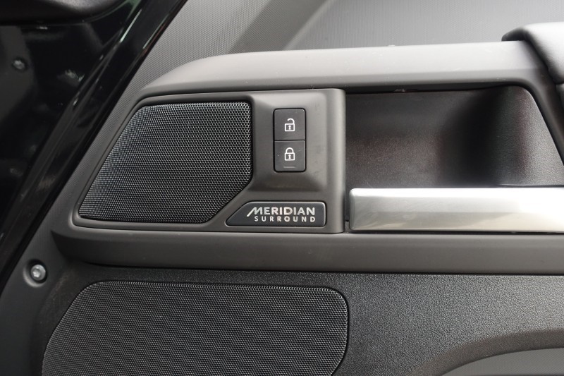 2025 (25) LAND ROVER DEFENDER 2.0 P300e X-Dynamic HSE 110 5dr Auto 5266884