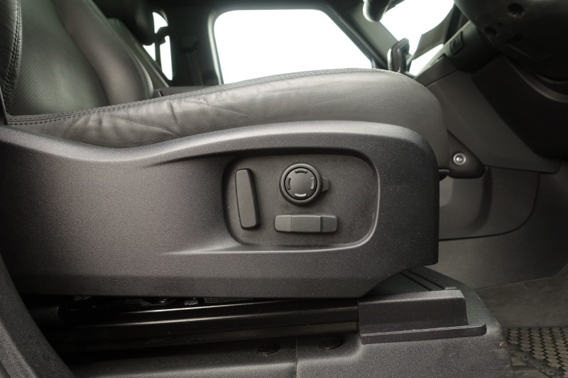 2025 (25) LAND ROVER DEFENDER 2.0 P300e X-Dynamic HSE 110 5dr Auto 5266882