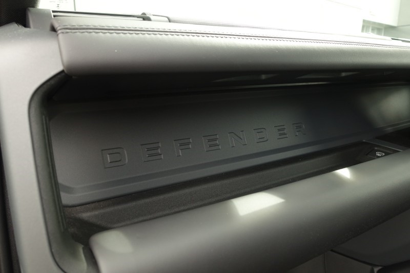 2025 (25) LAND ROVER DEFENDER 2.0 P300e X-Dynamic HSE 110 5dr Auto 5266895