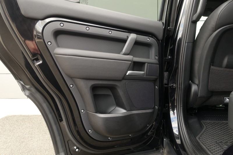 2025 (25) LAND ROVER DEFENDER 2.0 P300e X-Dynamic HSE 110 5dr Auto 5266890