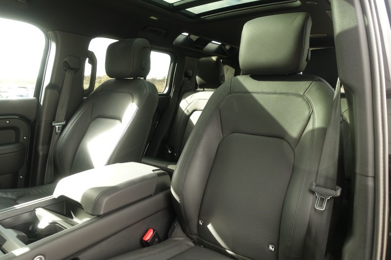 2025 (25) LAND ROVER DEFENDER 2.0 P300e X-Dynamic HSE 110 5dr Auto 5266897