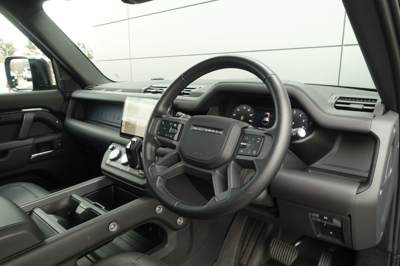 2025 (25) LAND ROVER DEFENDER 2.0 P300e X-Dynamic HSE 110 5dr Auto 5266878