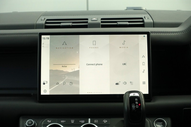 2025 (25) LAND ROVER DEFENDER 2.0 P300e X-Dynamic HSE 110 5dr Auto 5266841