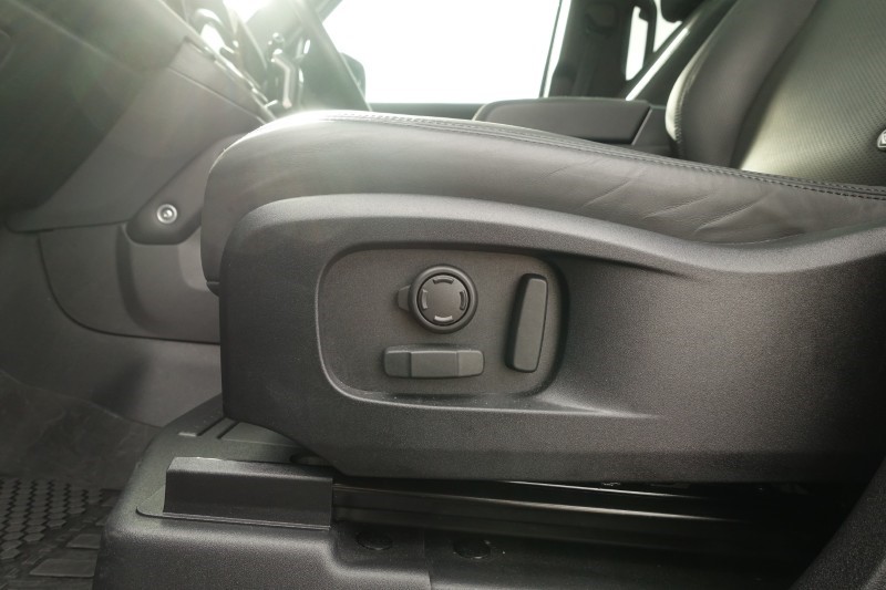 2025 (25) LAND ROVER DEFENDER 2.0 P300e X-Dynamic HSE 110 5dr Auto 5266896