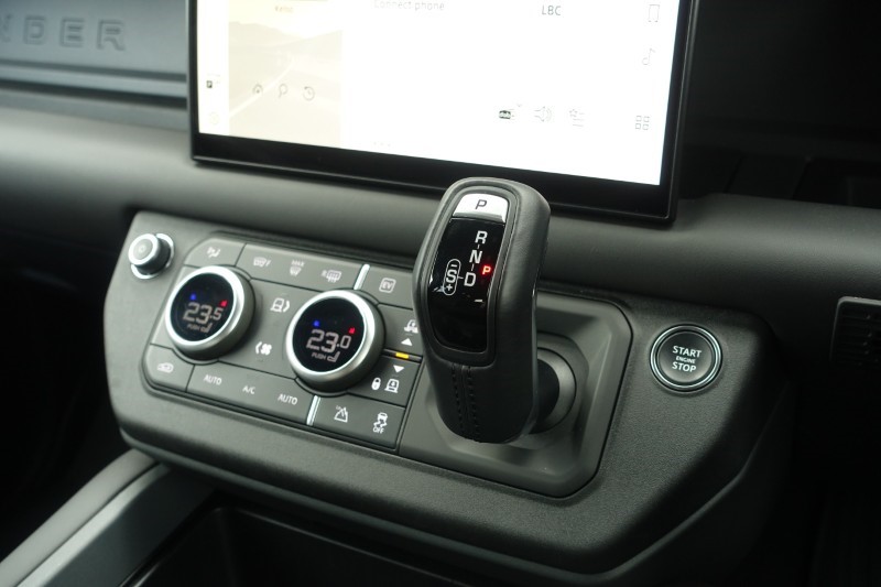 2025 (25) LAND ROVER DEFENDER 2.0 P300e X-Dynamic HSE 110 5dr Auto 5266840