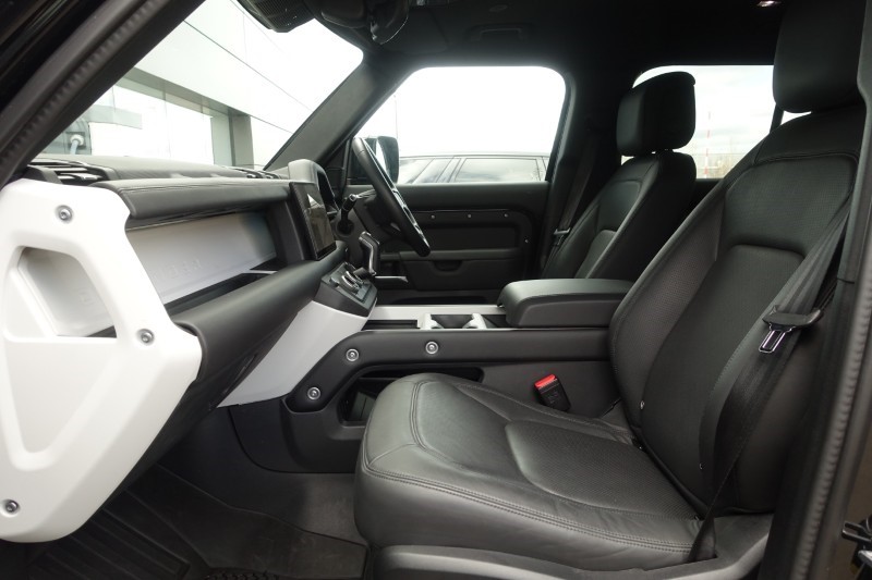 2025 (25) LAND ROVER DEFENDER 3.0 D350 X-Dynamic HSE 130 5dr Auto 5272876