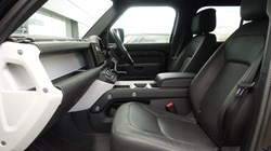 2025 (25) LAND ROVER DEFENDER 3.0 D350 X-Dynamic HSE 130 5dr Auto 5272876