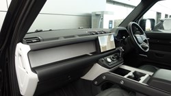 2025 (25) LAND ROVER DEFENDER 3.0 D350 X-Dynamic HSE 130 5dr Auto 5272941