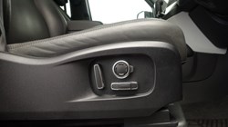 2025 (25) LAND ROVER DEFENDER 3.0 D350 X-Dynamic HSE 130 5dr Auto 5272925