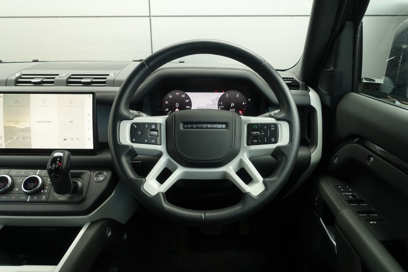 2025 (25) LAND ROVER DEFENDER 3.0 D350 X-Dynamic HSE 130 5dr Auto 5272888