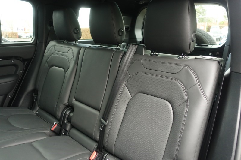 2025 (25) LAND ROVER DEFENDER 3.0 D350 X-Dynamic HSE 130 5dr Auto 5272939